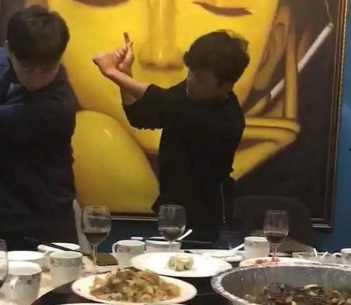 娱乐吃瓜酱浪漫喝酒,娱乐吃瓜酱的醉人时光